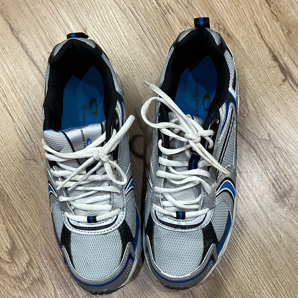 Cross Trekkers Men's Blue and White Sneakers